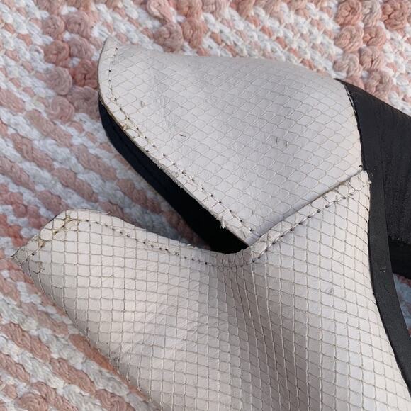 White and Black Steve Madden Petra Snake Skin Heeled Ankle Booties 8 - Picture 14 of 16